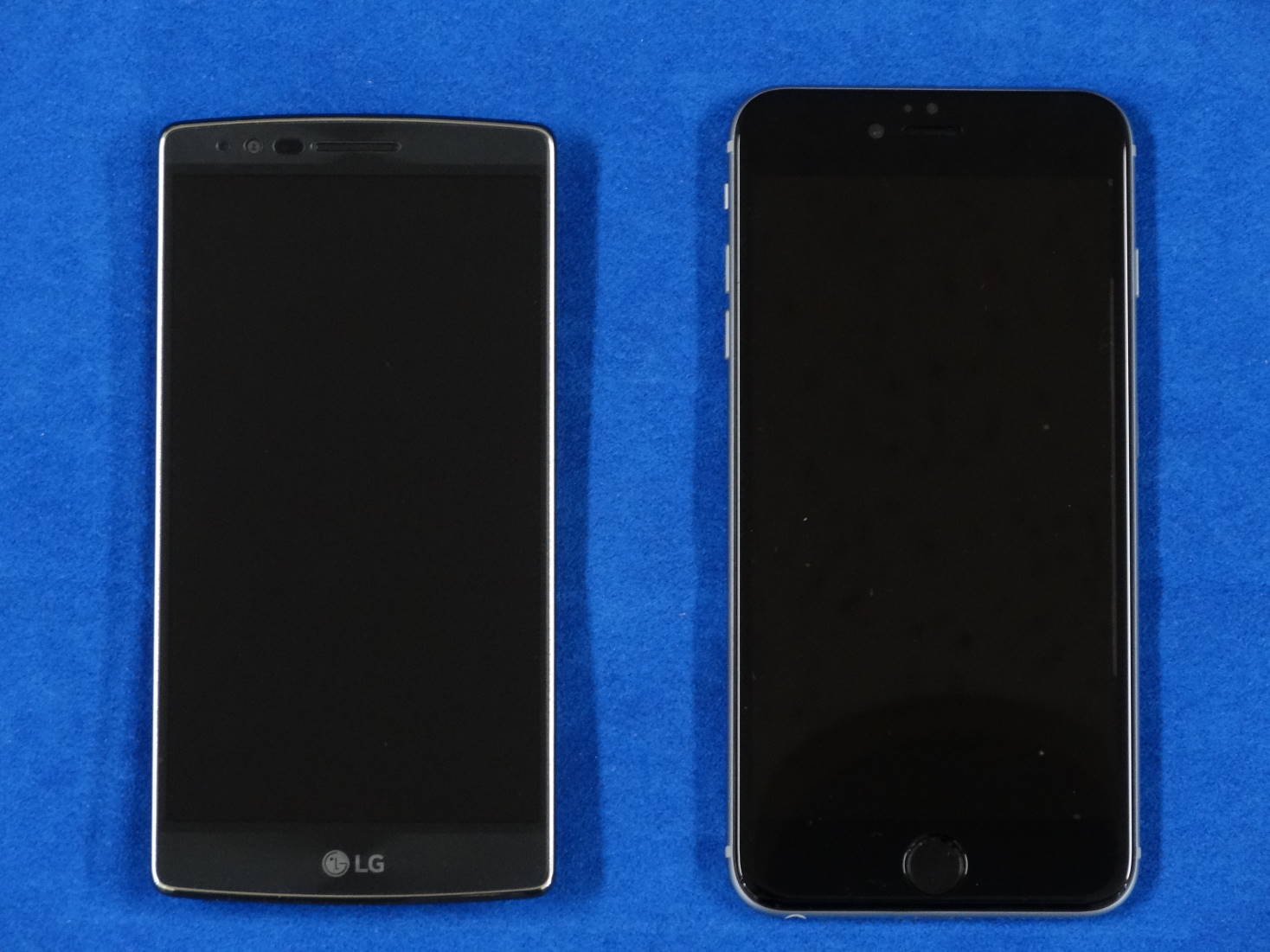 LG G Flex 2 と iPhone 6 Plusを比較