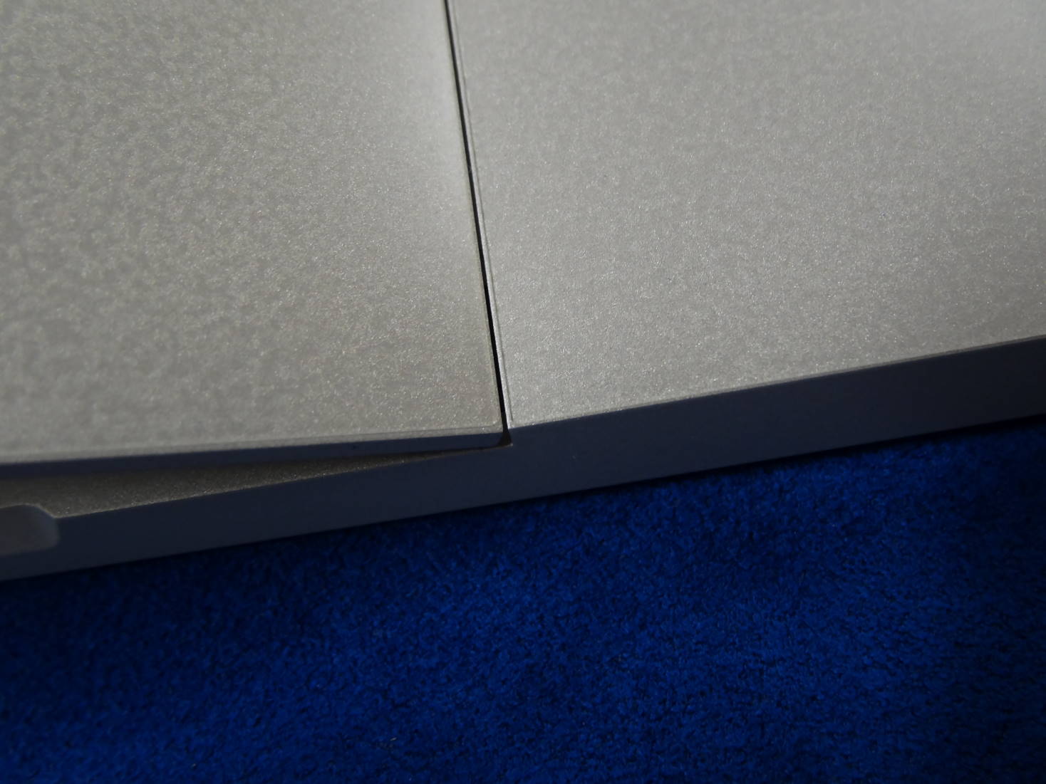 Surface 3 専用裏面保護シートのキックスタンド部分
