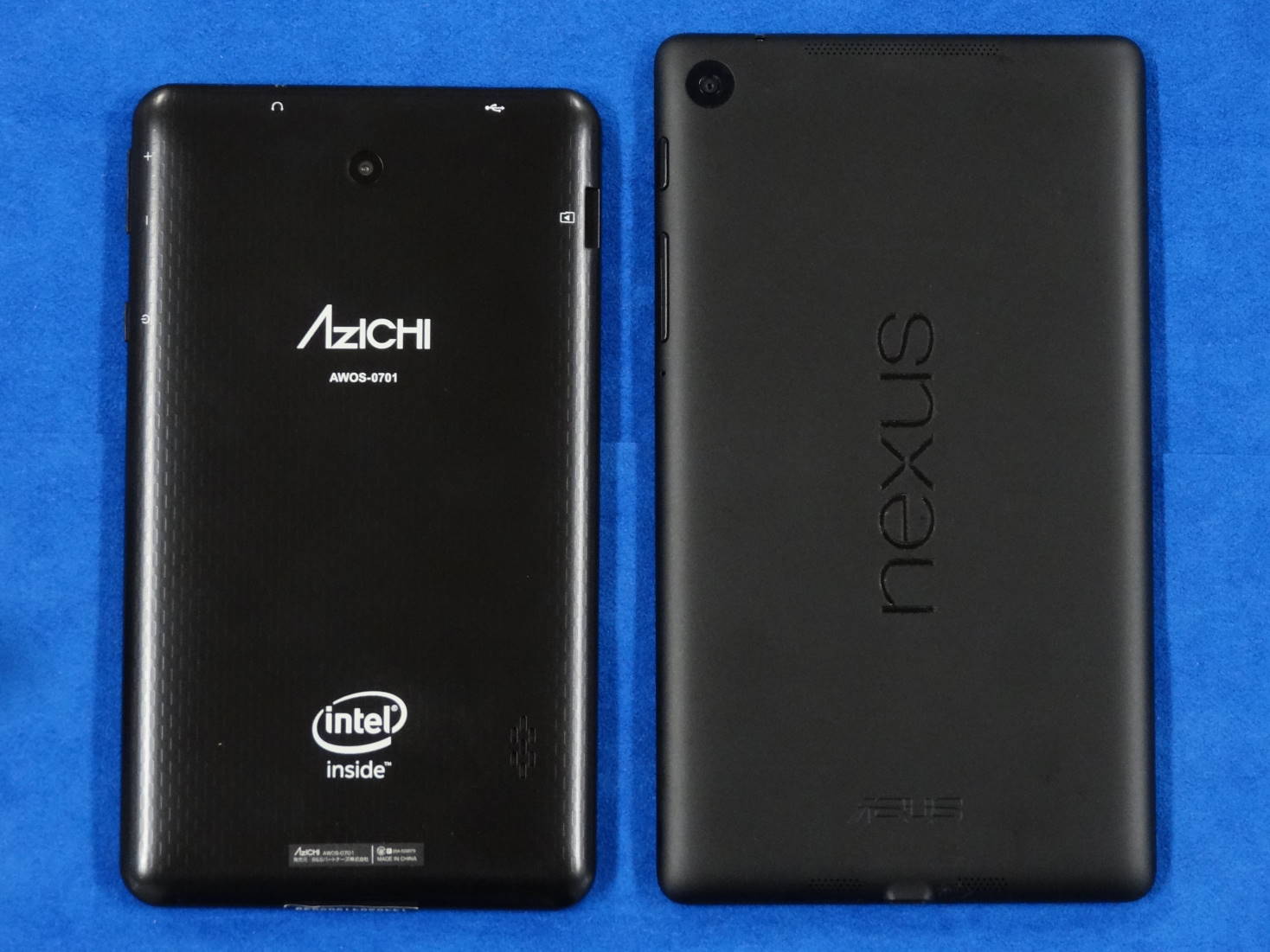 ΛzICHI AWOS-0701 と Nexus 7(2013) の裏面