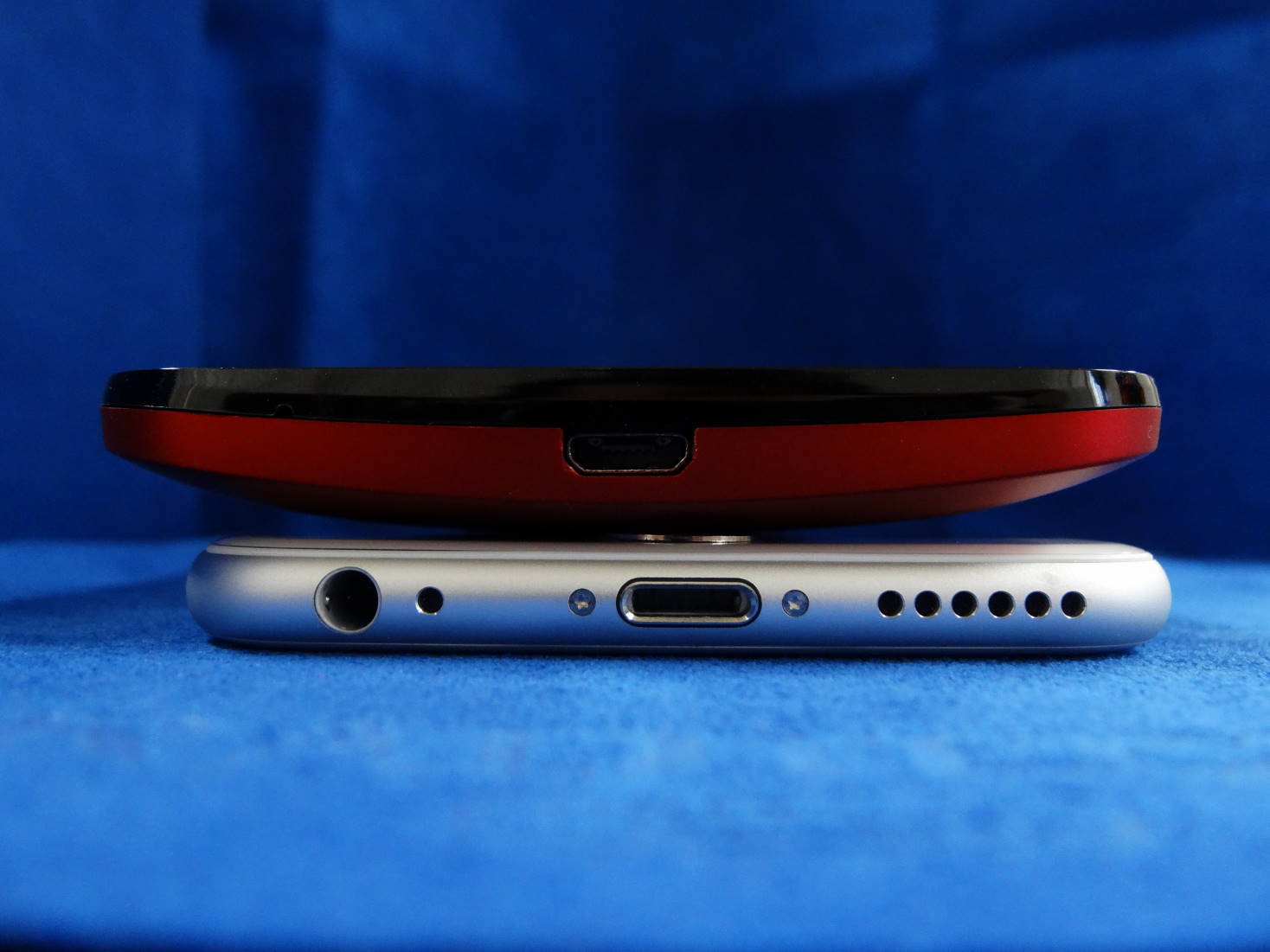 ASUS ZenFone 2 Laser (ZE500KL) と iPhone 6 横幅比較
