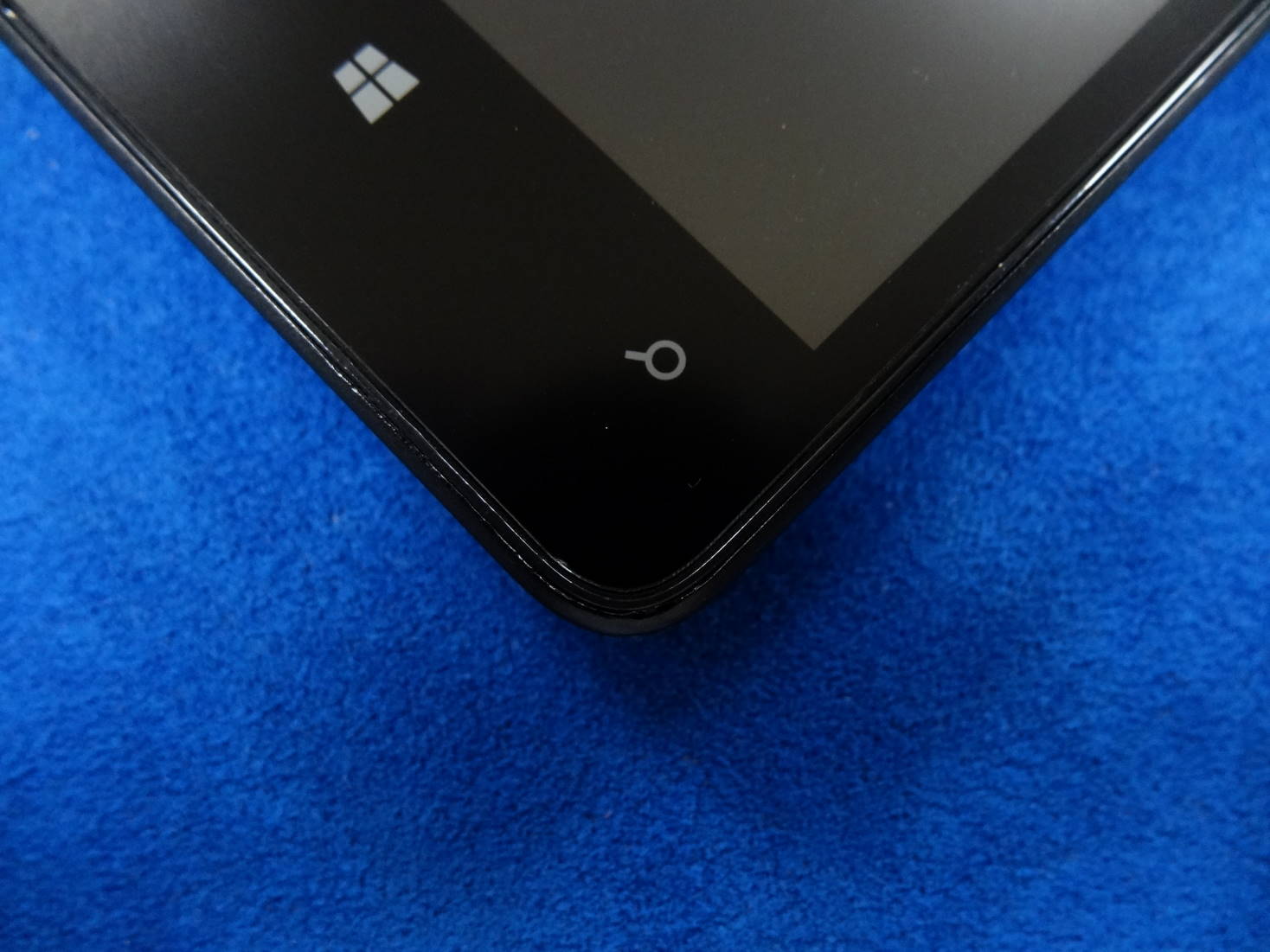 Microsoft Lumia 430 専用保護シート 右下隅部分
