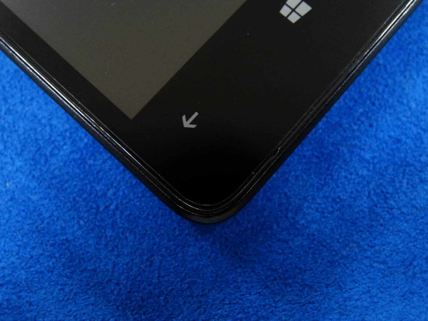 Microsoft Lumia 430 専用保護シート 左下隅部分