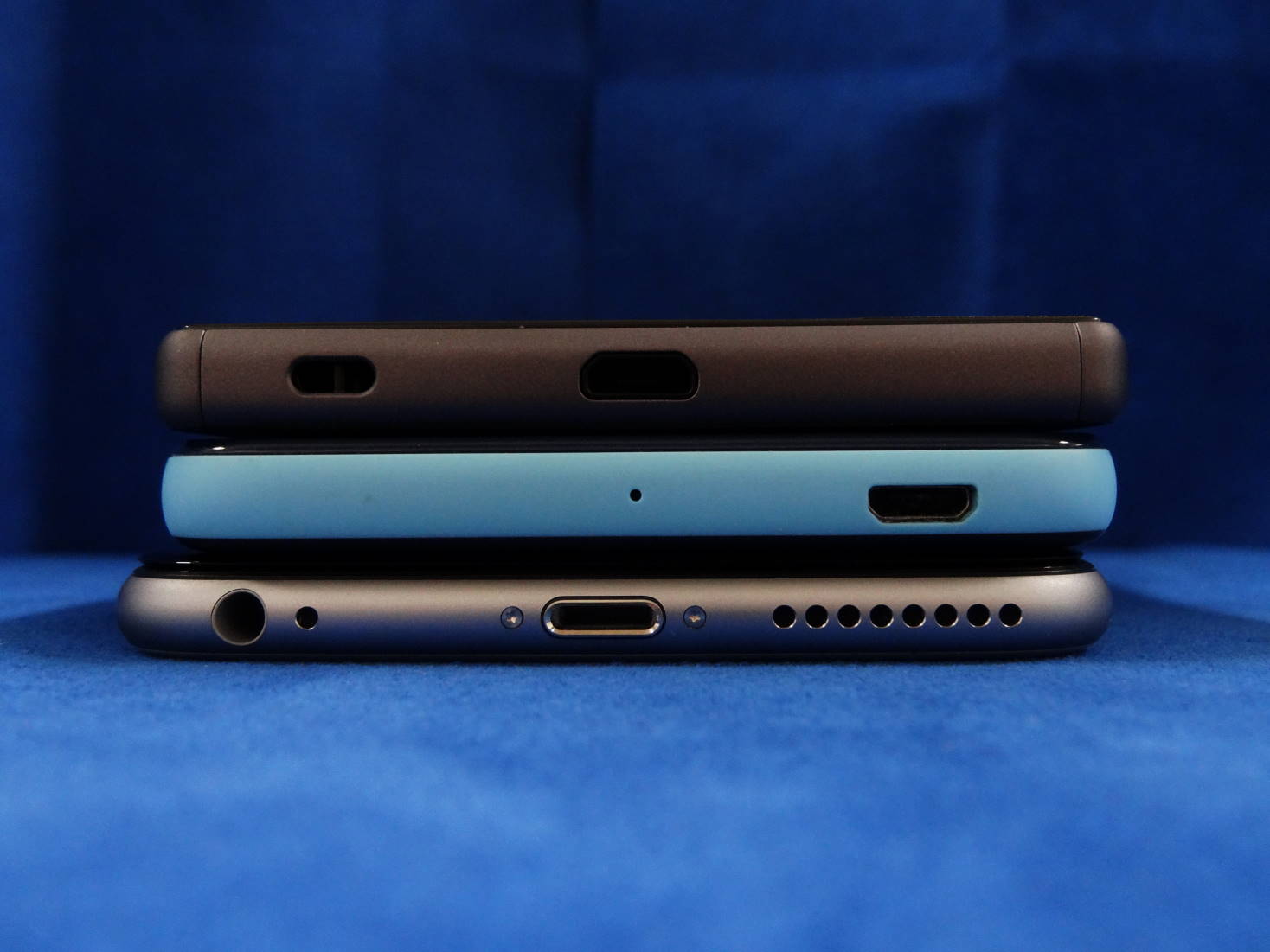 Xperia Z5 と HTC Desire EYE  と iPhone 6 Plus の横幅比較