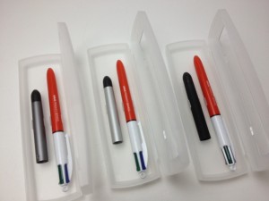 既存のボールペンにタッチペン機能を追加できるSMART-TIPは優れモノです。