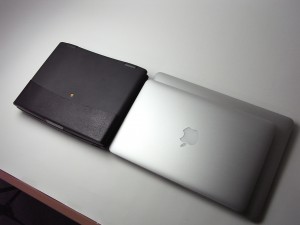 新MacBook AirとPowerBook 2400cを比較してみる